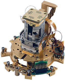 OptiCool Wired Sample Mount attached to Thermal Link plate